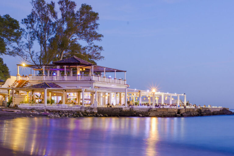 Baños_Del_Carmen_(192620501)_(cropped)2