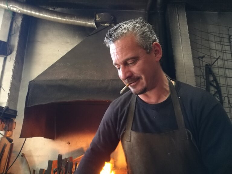 Pedro, El Herrero - Kvarterets sista smed?