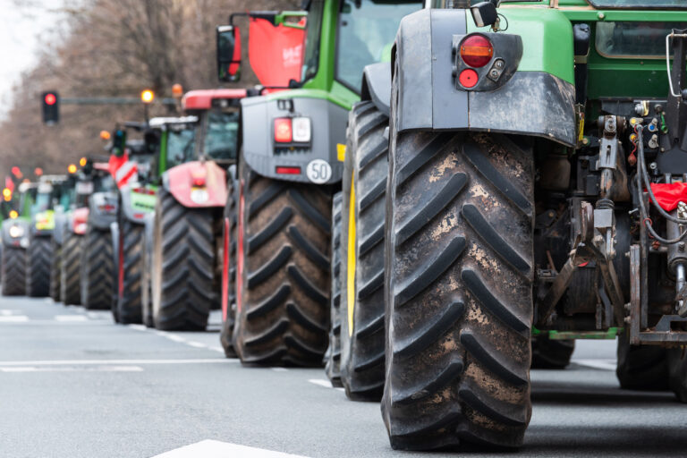 Pamplona,,Spain-march,2022-protest,Of,Farmers,And,Ranchers,With,Tractors,In