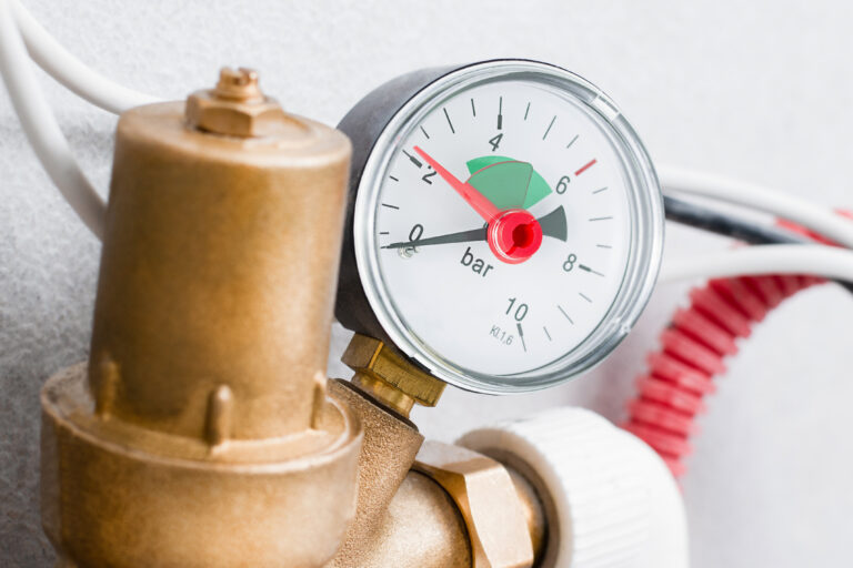 Water,Pressure,Regulator,With,Manometer,To,Maintain,Stable,Water,Pressure