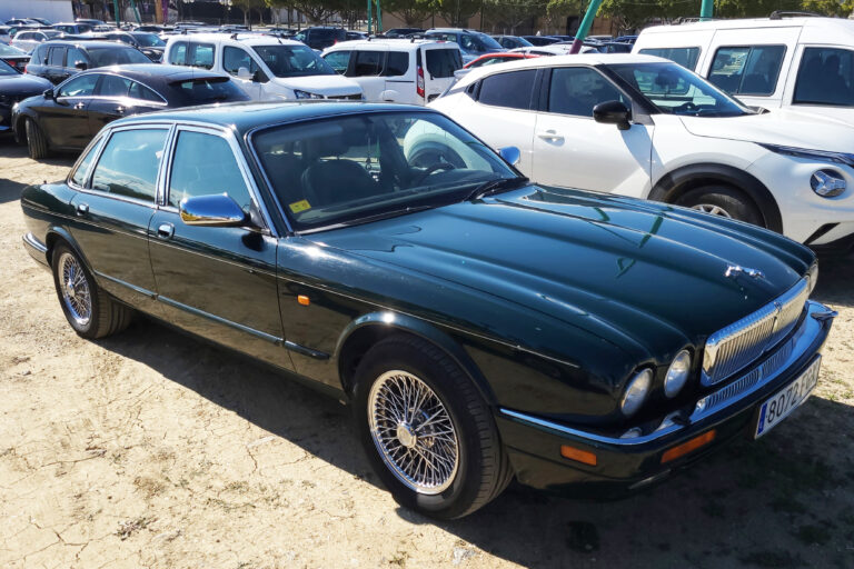 M·laga,,Spain,-,January,29,,2023:,Jaguar,Xj,Parked,Next