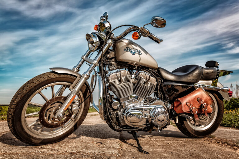 Russia-july,7,,2013:,Harley-davidson,Sportster,883,Low.,Harley-davidson,Sustains,A