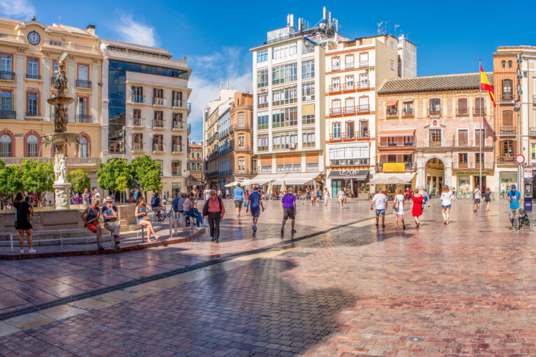 Malaga,,Spain,-,June,11,,2018:,Citizen,And,Tourists,Walking