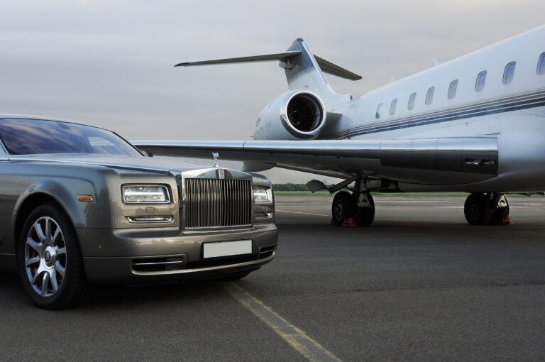 London,,Uk-7,May,,2019:,Private,Executive,Airplane,With,Limousine,Rolls