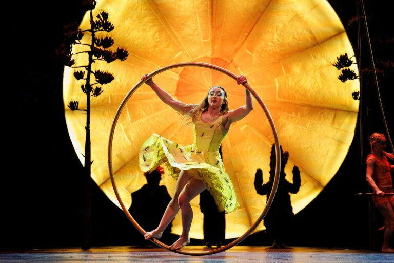 Barcelona,-,Mar,16:,Artists,In,Action,At,The,Premiere