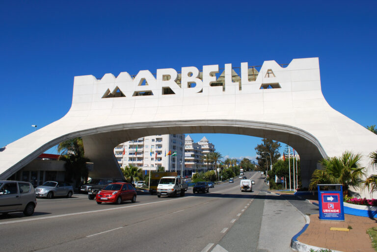 Marbella,,Spain,-,May,26,,2008,-,Traffic,Passing,Under