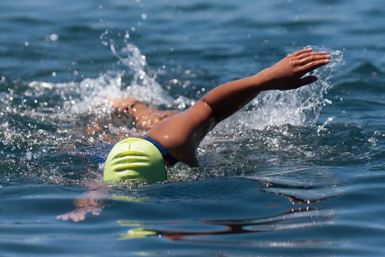 Professional,Triathlete,Woman,Swimming,Crawl,In,The,Ocean,,Freestyle,Crawl