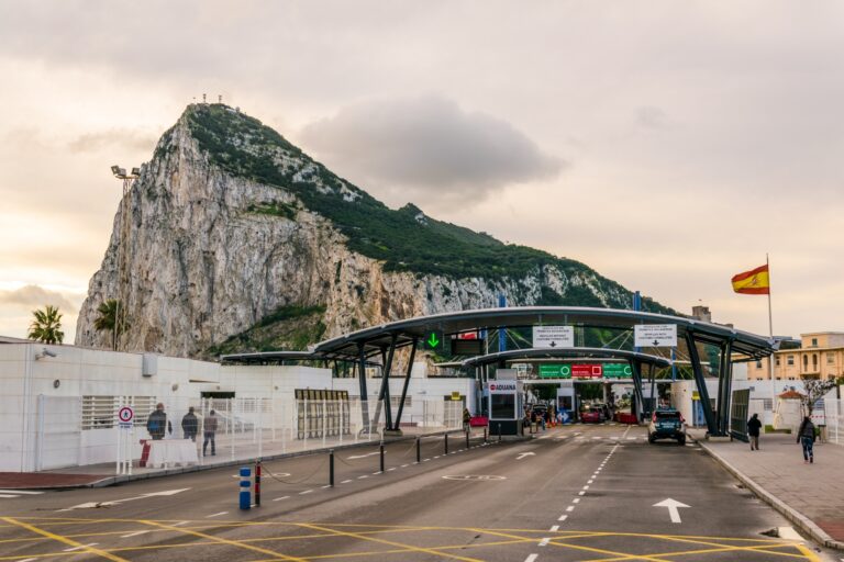 Gibraltar,,Gibraltar,,January,5,,2016:,People,Are,Crossing,Border,Between