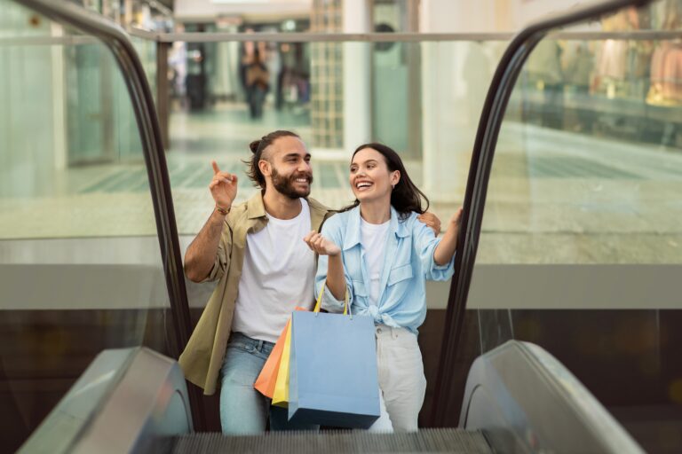 Glad,Millennial,European,Family,Shopaholics,Customers,With,Many,Packages,Enjoy