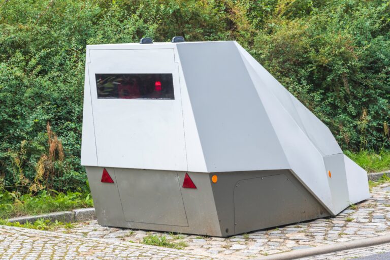 A,Mobile,Speed,Camera,At,The,Roadside,Detects,The,Speed