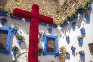 Cruces de Mayo – En hyllning till tradition, blommor och gemenskap