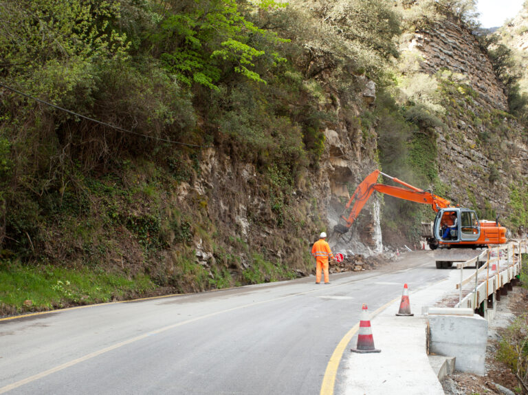 Road,Construction.,Work,To,Expand,The,Road