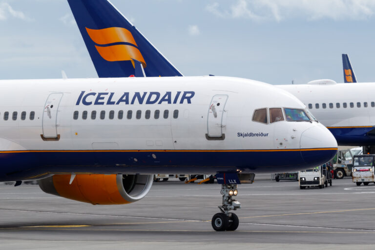 Keflavik,,Iceland,-,July,4,,2017:,Icelandair,Boeing,757-200,Airplane