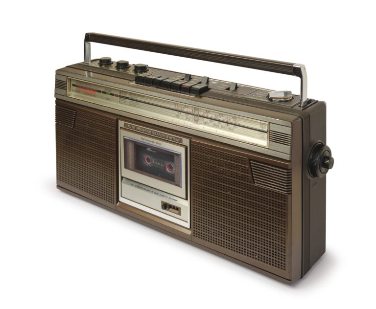 Vintage,1980s,Boombox,With,Cassette,Player,And,Analog,Radio,Tuner,