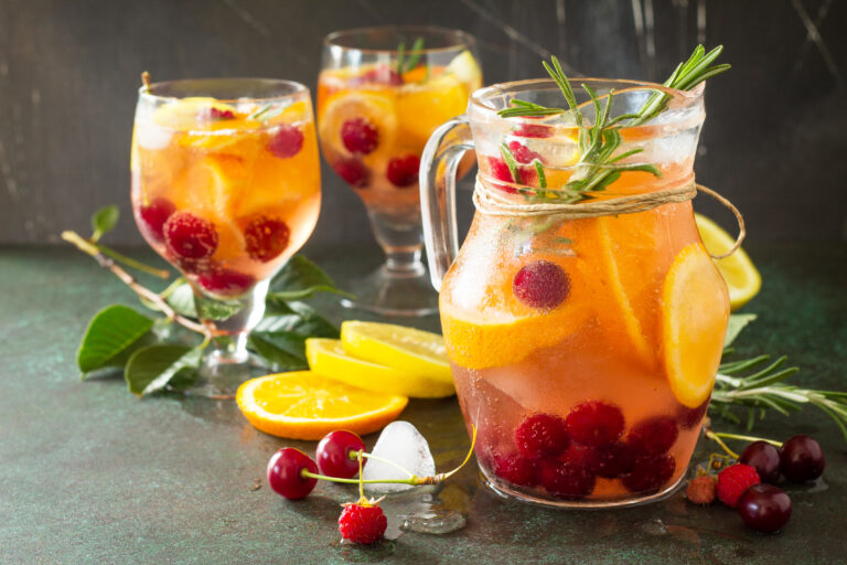 Homemade,Refreshing,Wine,Sangria,Or,Punch,With,Fruits,In,Glasses.