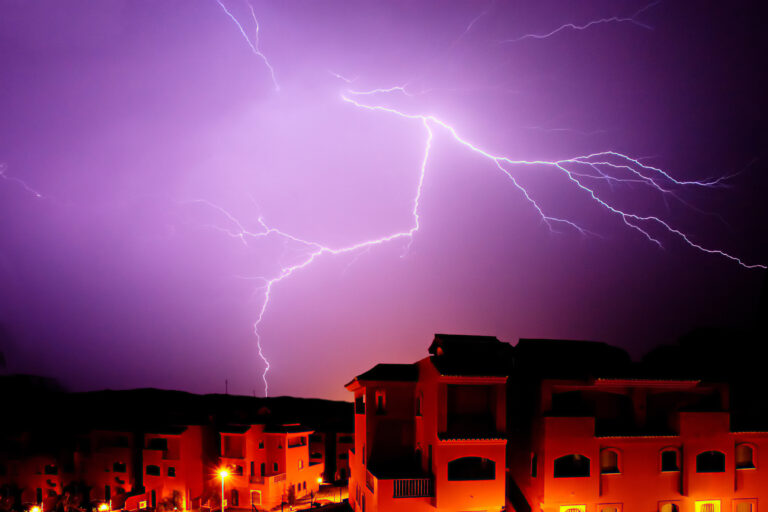 Amazing,Bolt,Of,Lightening,During,Thunder,Storm,At,Night,In