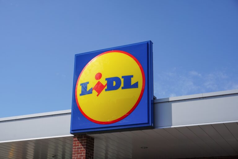 Southampton,England,Uk,-,05.04.2023,-,Logo,Sign,For,Lidl