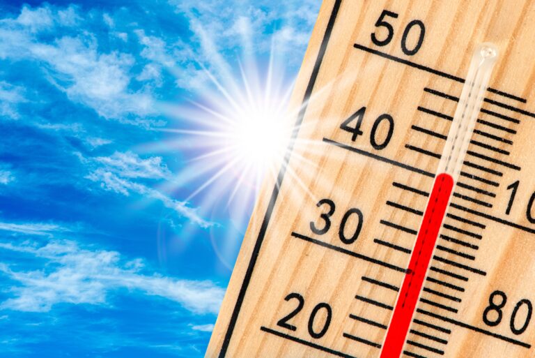 Thermometer,Shows,High,Temperature,In,Summer,Heat,With,Dryness,And