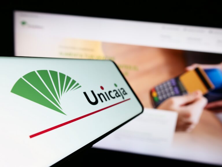 Stuttgart,,Germany,-,08-13-2023:,Smartphone,With,Logo,Of,Spanish,Banking