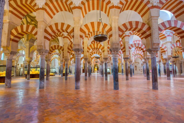 Cordoba,,Spain,-,August,30,,2023:,Interior,Of,La,Mezquita