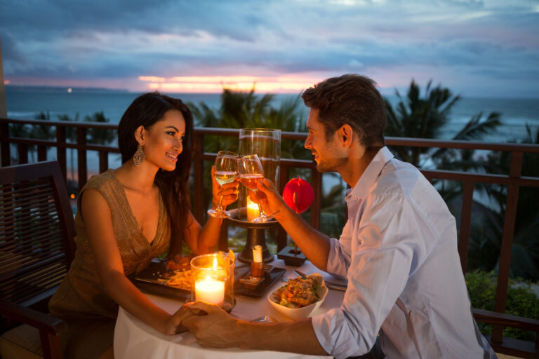 Young,Couple,Enjoying,A,Romantic,Dinner,By,Candlelight,,Outdoor