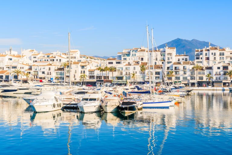 View,Of,Puerto,Banus,Marina,With,Boats,And,White,Houses