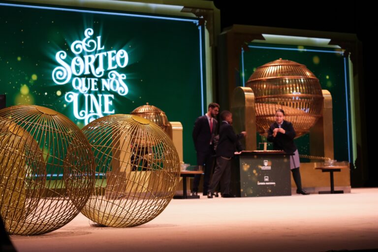 The,Children,Of,San,Ildefonso,Sing,The,Lottery,Balls,With