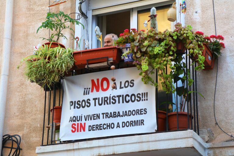 Alicante,,Spain,-,April,14,,2025:,Local,Resident,Protests,Against