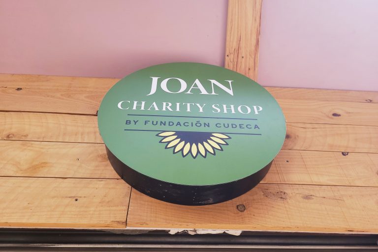 Málaga,,Spain,-,April,17,,2025:,Joan,Charity,Shop,By