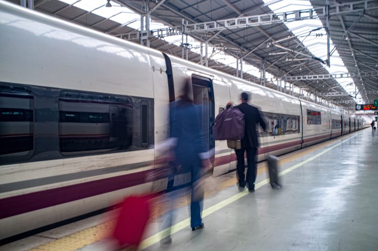 Long,Exposure,Photograph,Capturing,The,Motion,Of,A,High-speed,Ave