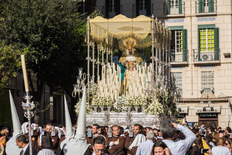 Fler poliser och drönare under påsken
