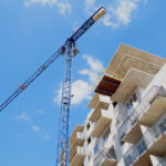 7 100 sökande till 62 sociala bostäder