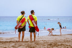 Strandsäkerheten i Marbella förbättras med ID-armband