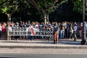 Extraordinär legalisering av invandrare godkänd