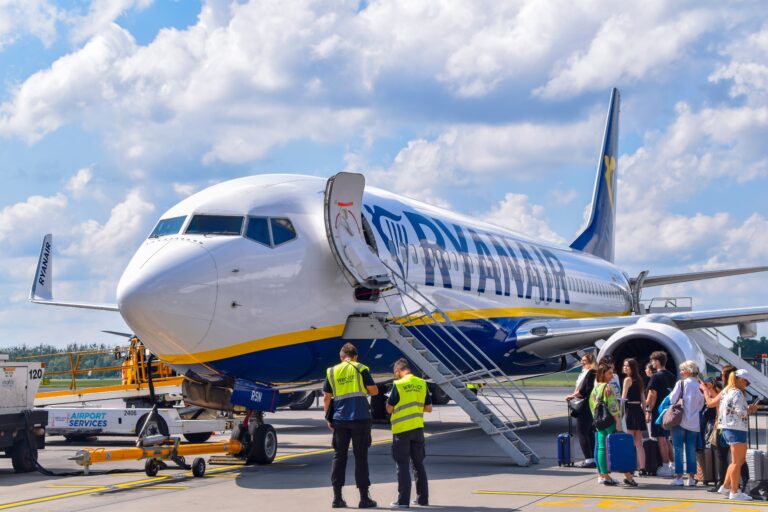 Ryanair varslar om nya nedskärningar