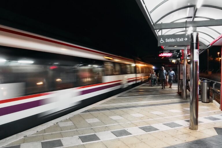 Kustkommuner rasar mot avstängning av pendeltåg