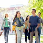 Tusentals studenter dyker inte upp till skolstarten