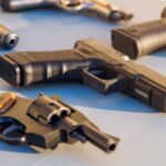 Polis i jätteinsats mot vapenliga