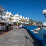 Fler gågator i Puerto Marina